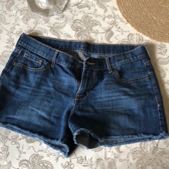 3 pairs of Old Navy Shorts - Picture 5 of 6